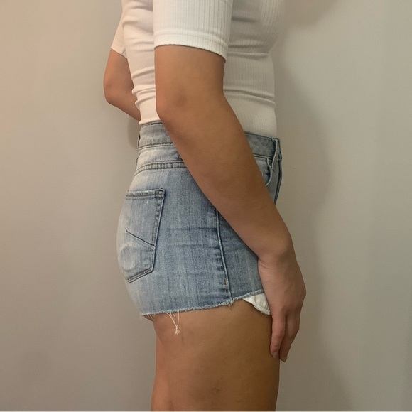 👖 Aritzia Talula High-Waisted Blue Denim Cut-Off Shorts - Women’s Size 27 👖 - Picture 2 of 7